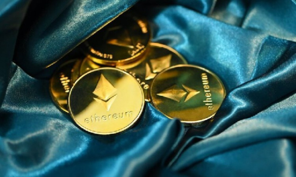 Диапазон цен на Ethereum сужается, а Бутерин укрепляет основную философию проекта