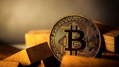 BTC перестаёт двигаться вместе с техсектором. Ждёт ли биткоин падение к $60 000?