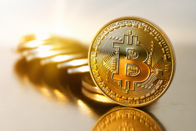 Обзор Bitcoin: ловушка на падении или база для разворота?